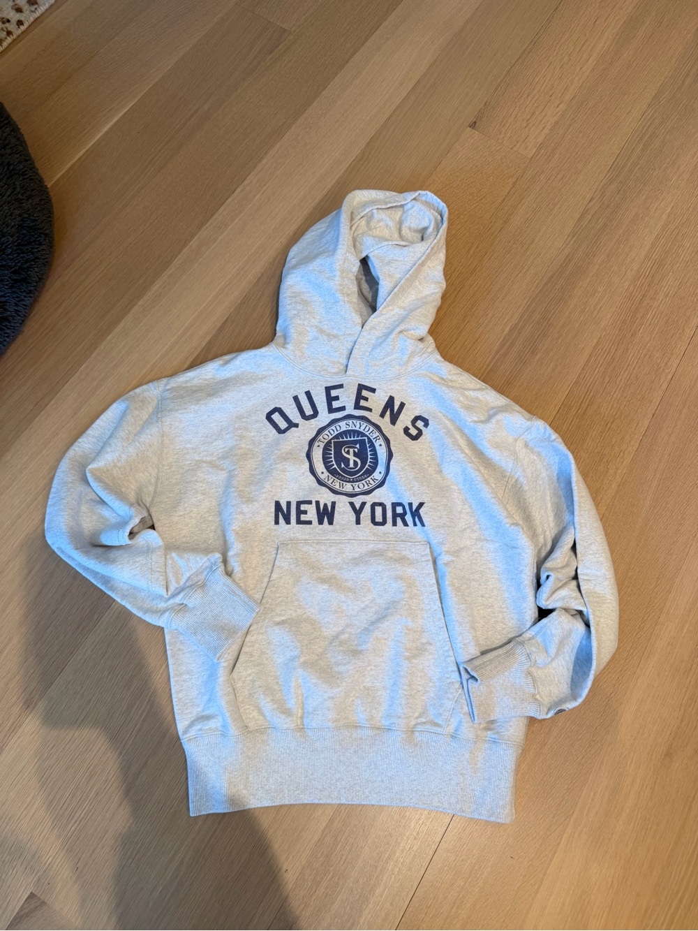 Todd Snyder/Champion Gray Hoodie with queens logo sz Xs